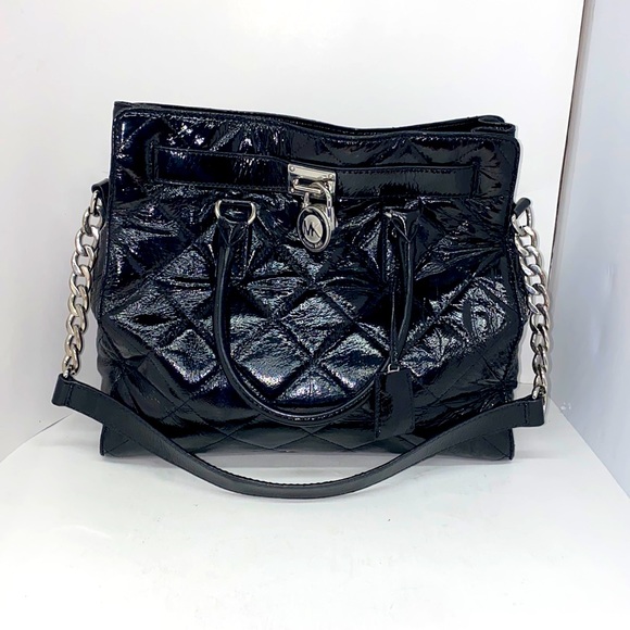 MICHAEL Michael Kors Handbags - NWT Michael Michael Kors Hamilton Black quilted pattern lock and key 💯🔥🗽🗽❤️